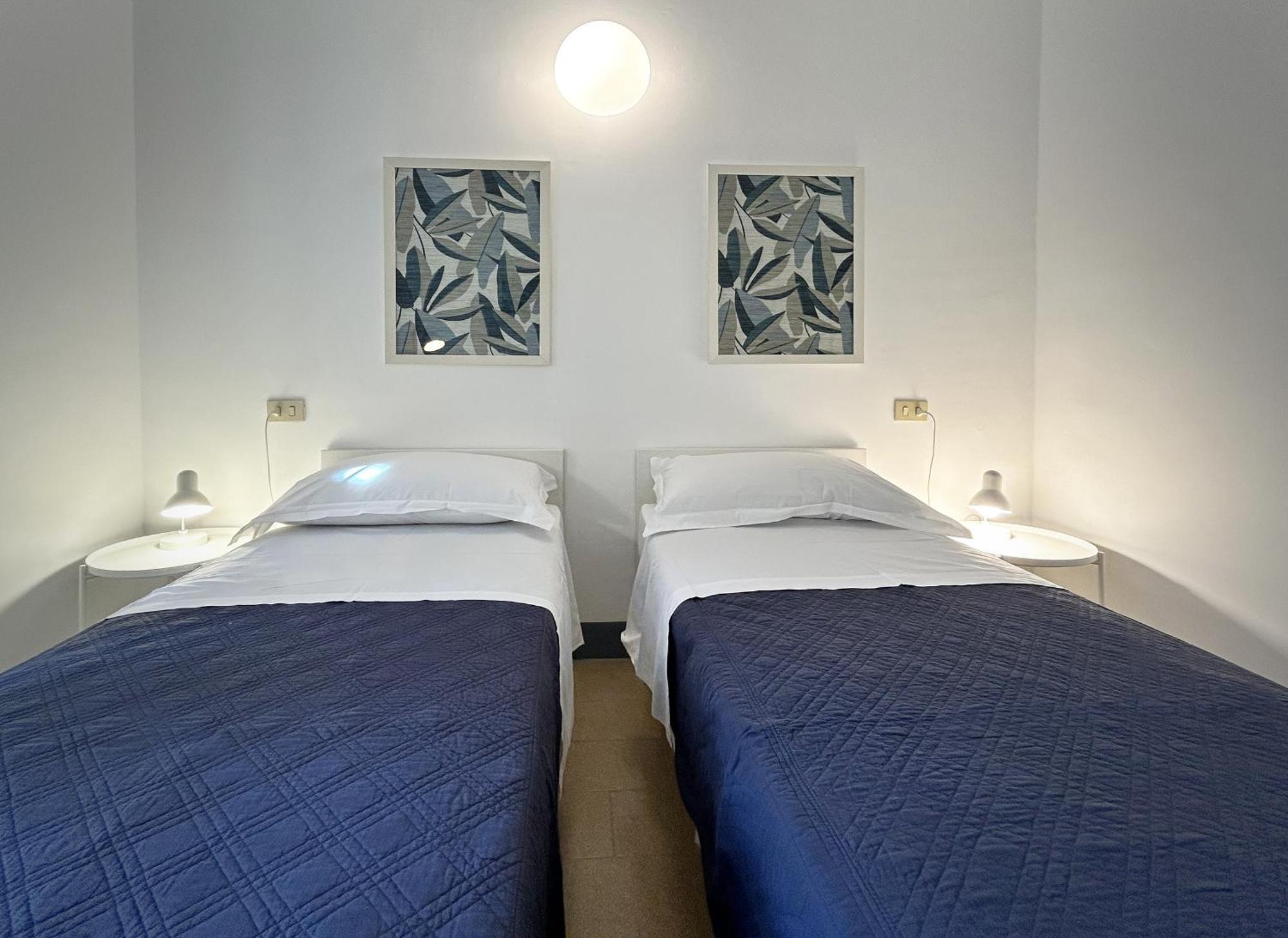 Hotel Meuble Agavi Монтеросо ал Маре Екстериор снимка