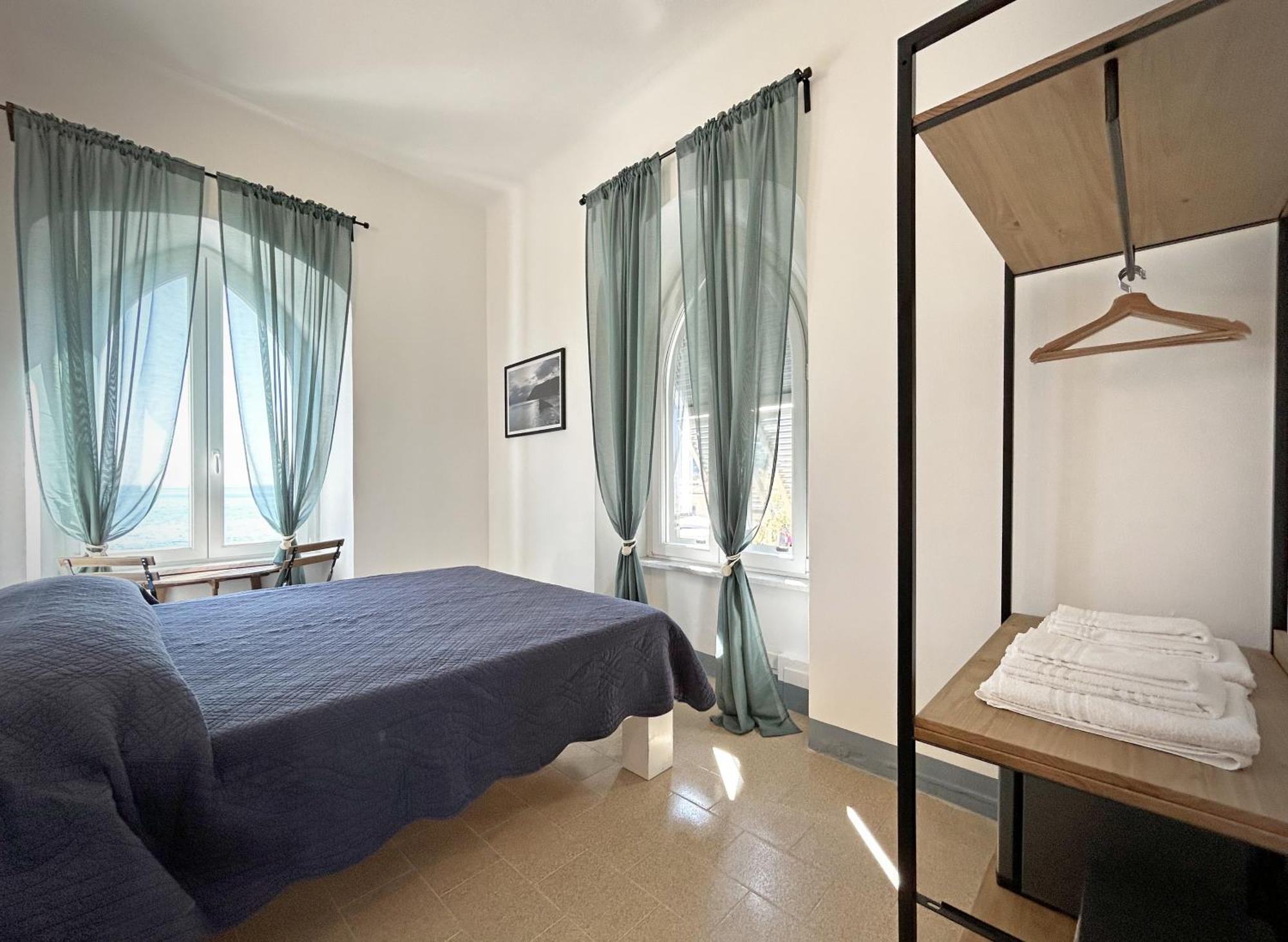 Hotel Meuble Agavi Монтеросо ал Маре Екстериор снимка