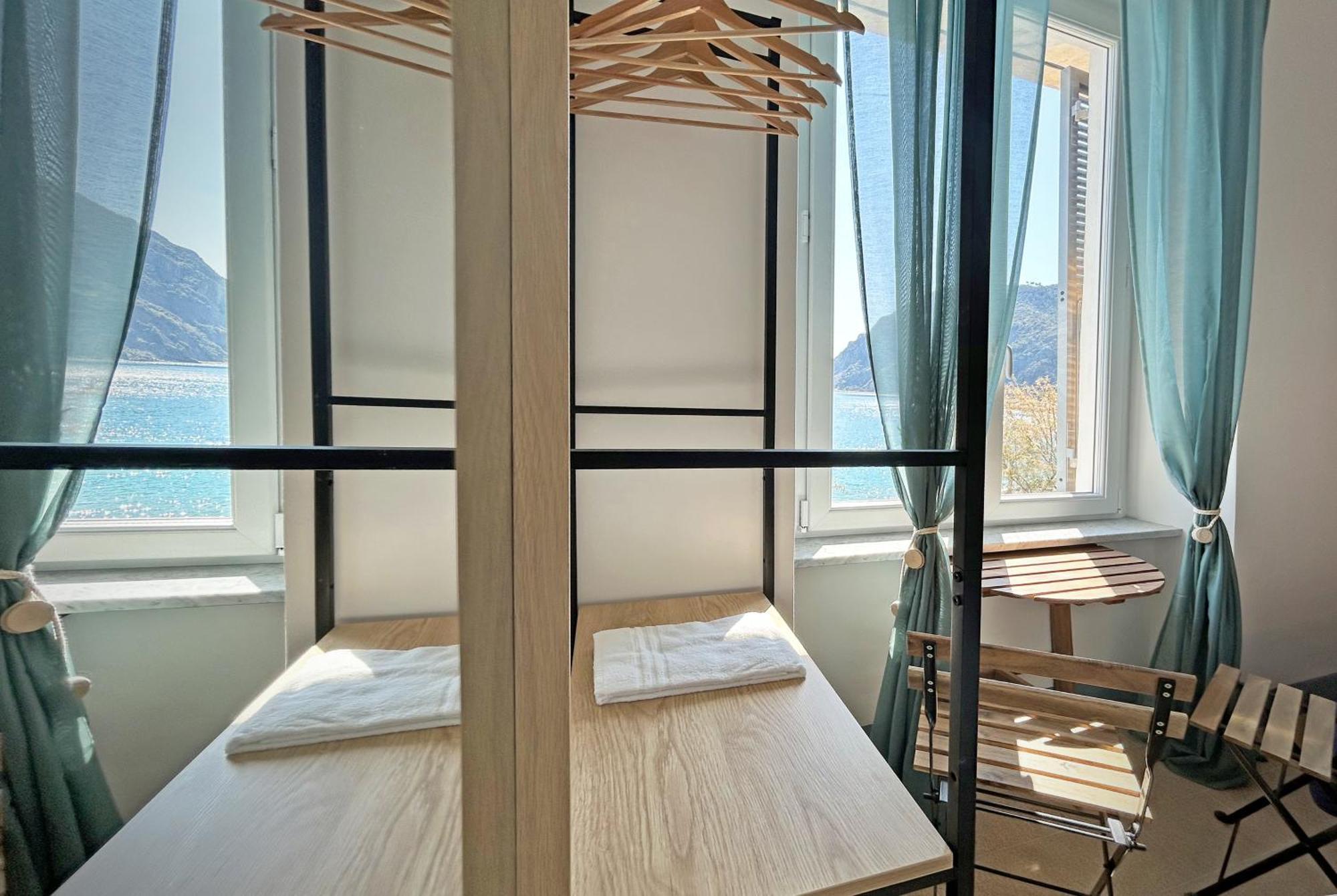 Hotel Meuble Agavi Монтеросо ал Маре Екстериор снимка