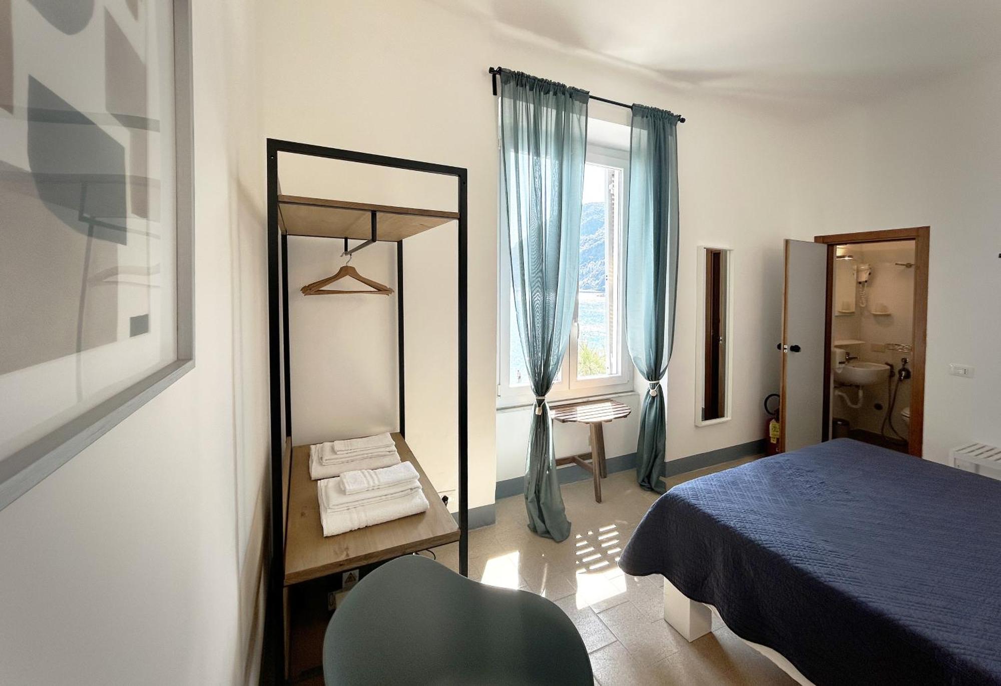 Hotel Meuble Agavi Монтеросо ал Маре Екстериор снимка